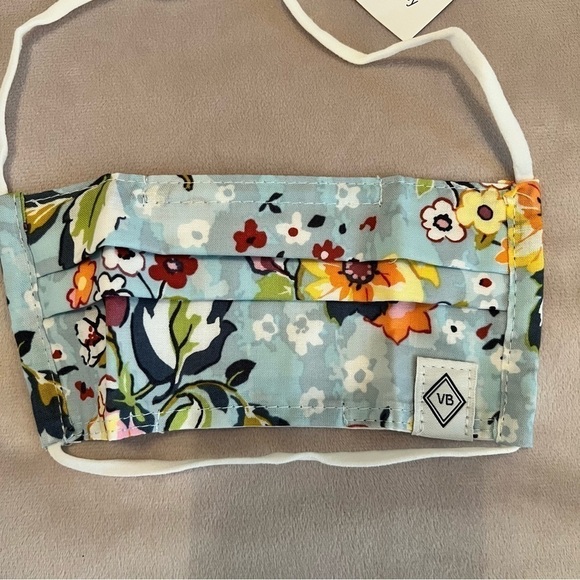 New VERA BRADLEY Floating Garden Youth Mask with Adjustable Elastic Blue Floral - Picture 2 of 5